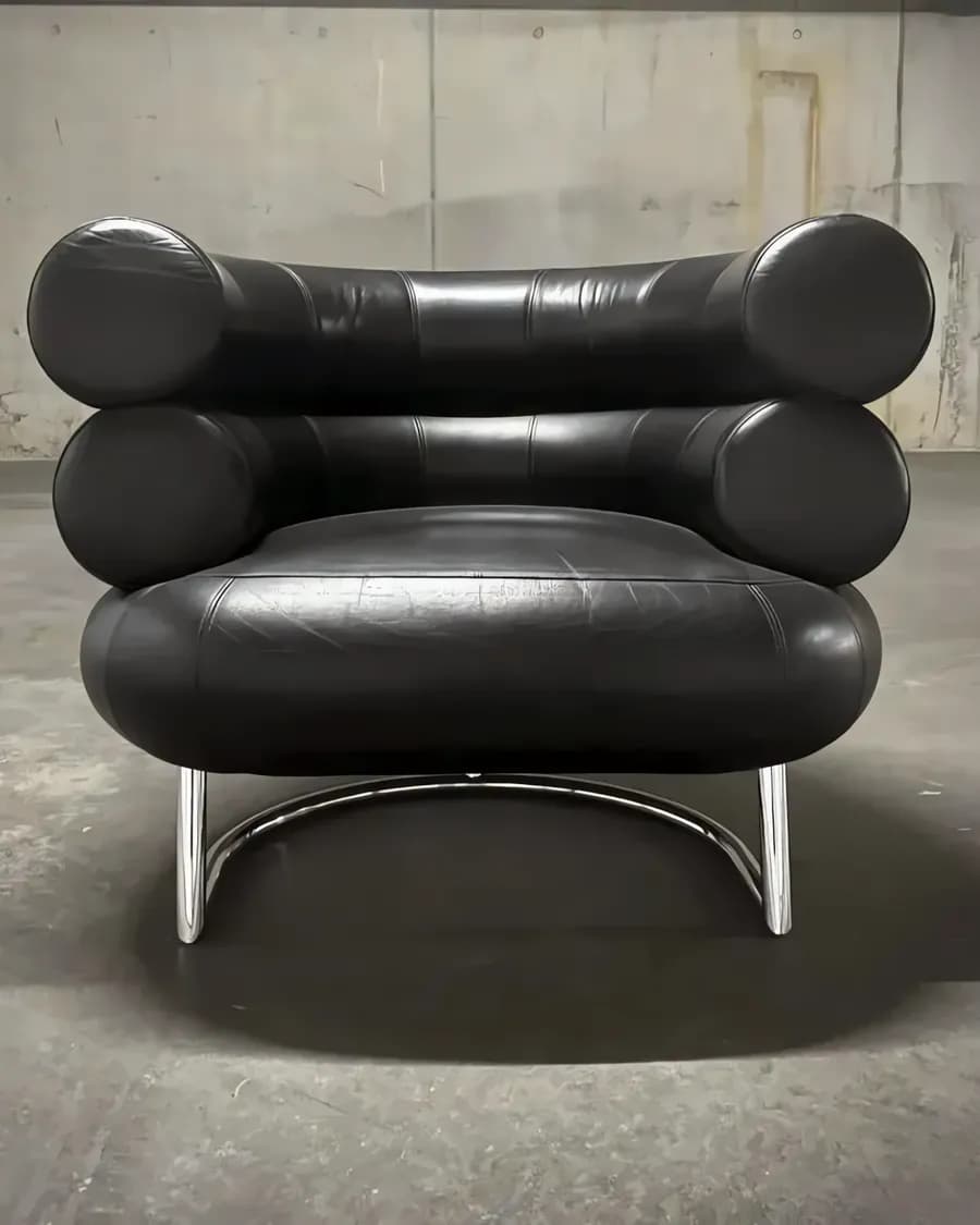 Eileen Gray által tervezett ClassiCon 'Bibendum' fotel