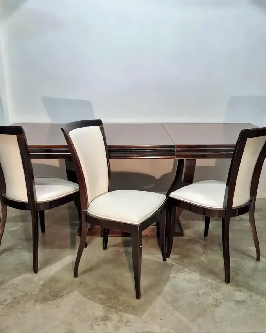 8er Set Art-Deco-Esszimmerstühle aus dunklem Holz und Leder