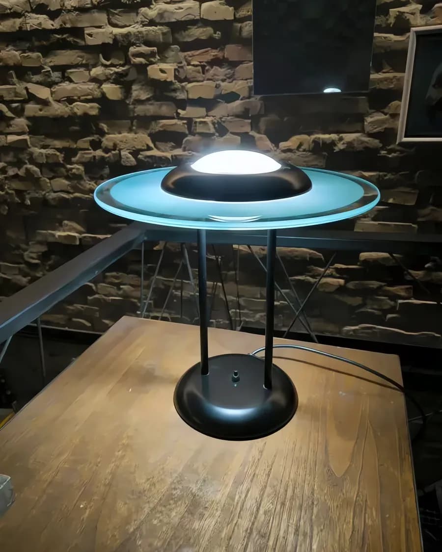Postmoderne Tischlampe von Underwriters Laboratories