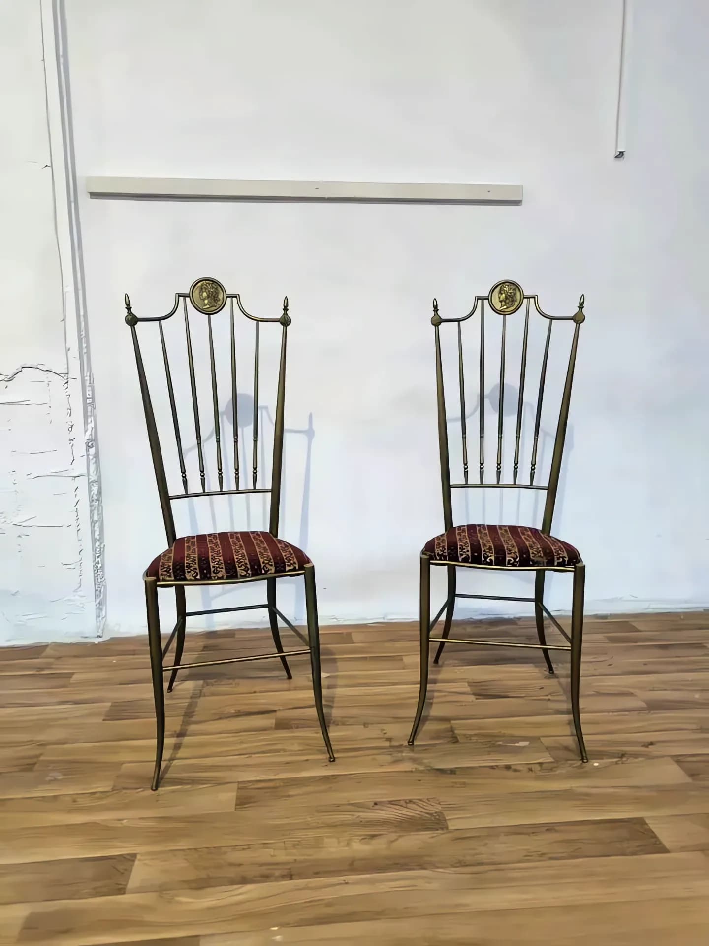Винтажные латунные стулья Chiavari, Италия, 1950 — 01.webp (enhanced)