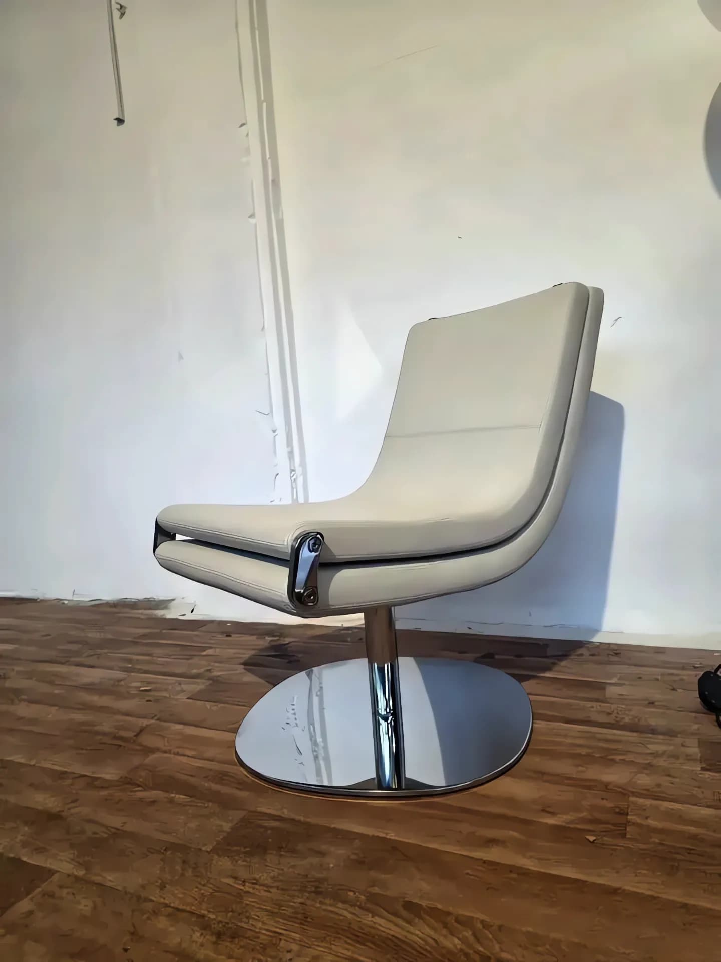 Кресло Dragonfly Karim Rashid Bonaldo — 01.webp (enhanced)
